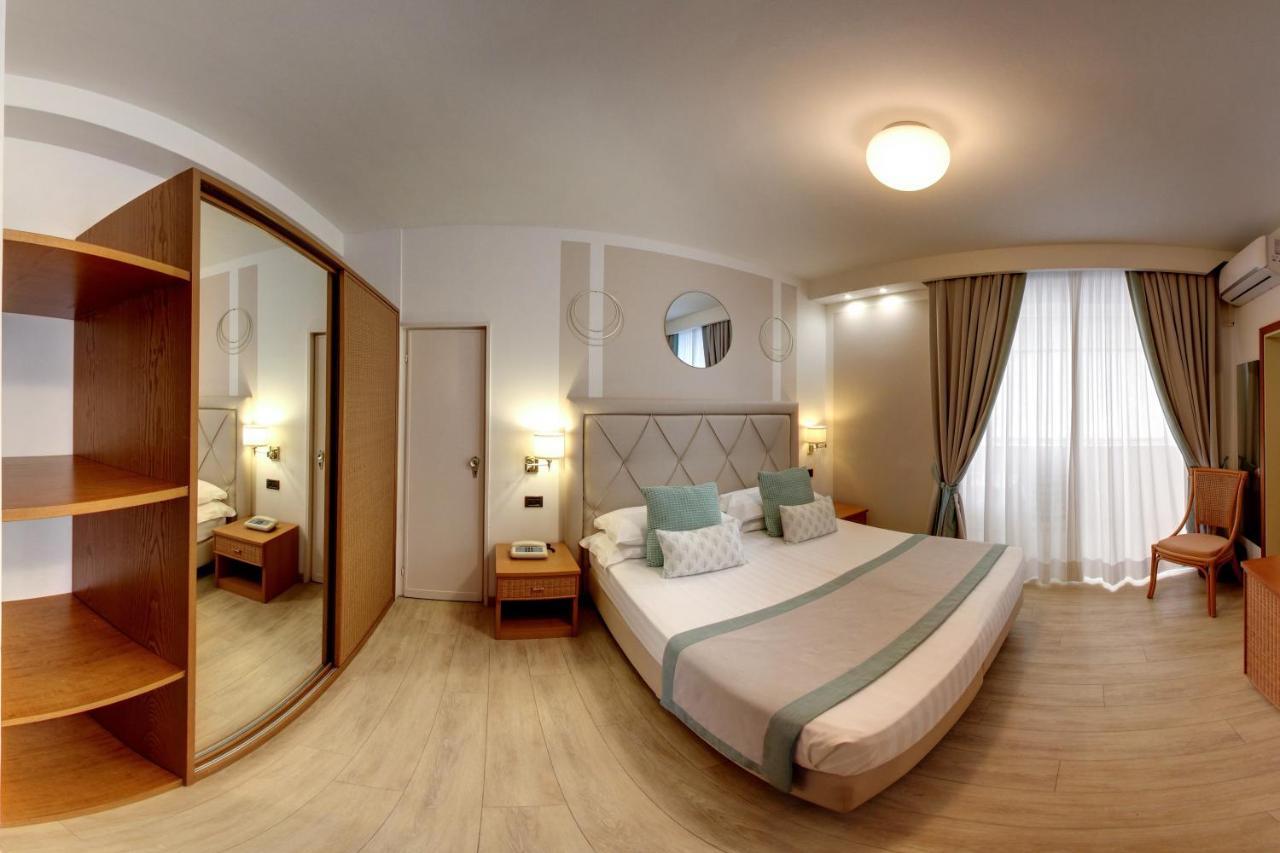 Raffaelli Park Hotel Forte dei Marmi Room photo